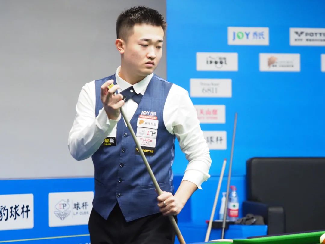 他的表现不 他的表现不